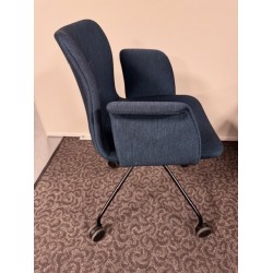 Bent Hansen Primum chair stof showroom model 