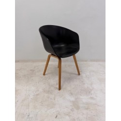 Hay AAC22 About a Chair black with oak base